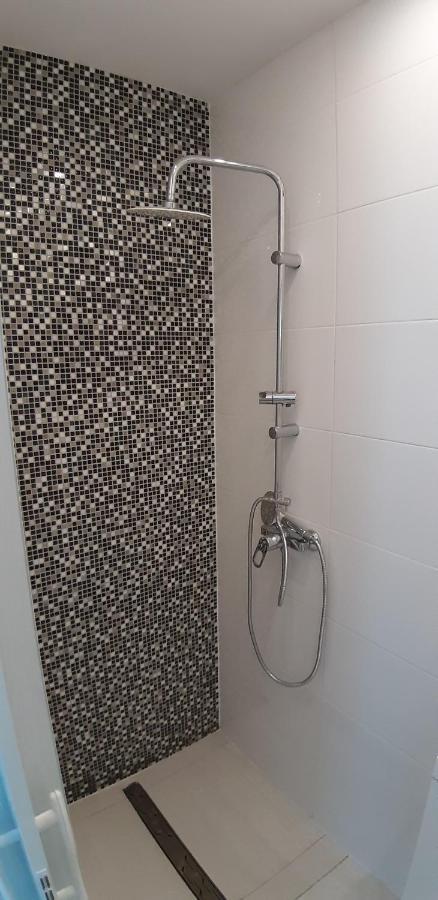 Topolowa Apartments - Self Check In - Next To Main Rail, 10 Min To Main Square Krakau Exterior foto