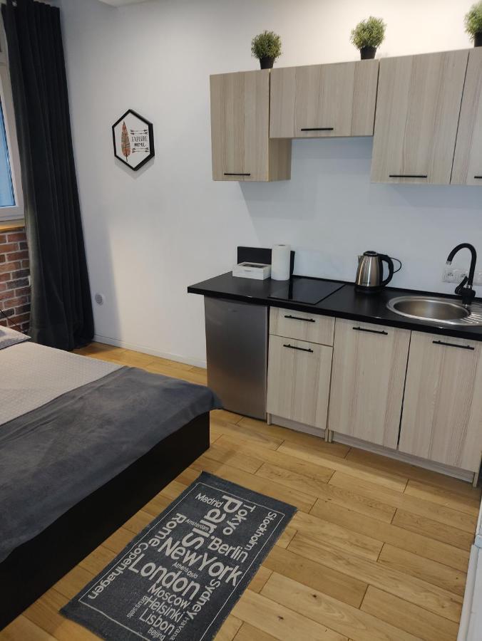 Topolowa Apartments - Self Check In - Next To Main Rail, 10 Min To Main Square Krakau Exterior foto